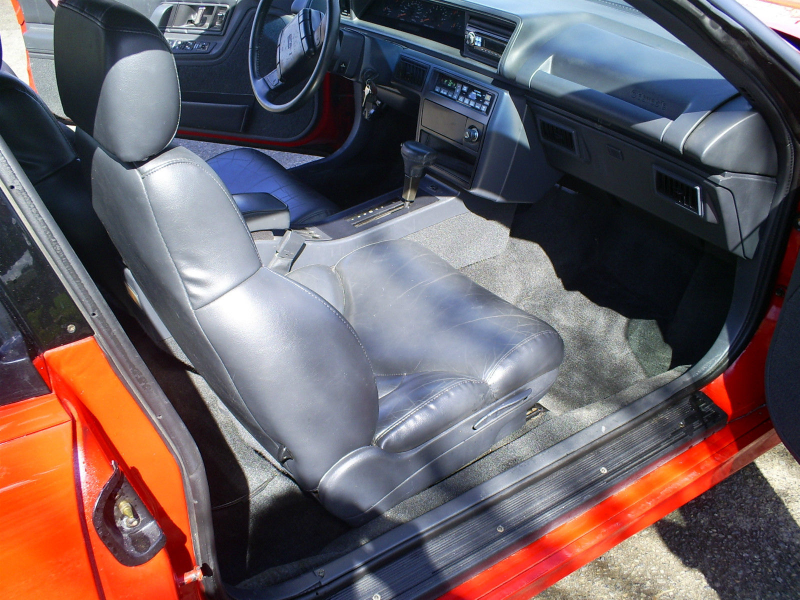 Illustration for article titled For $3,795, Do You Think This 1993 Olds Cutlass Supreme Convertible Will Cut Like A Knife?